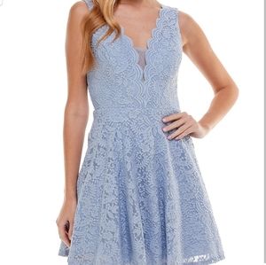 V-Neck Glitter Lace Dress Size 5